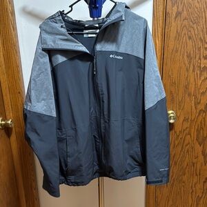 Columbia Women’s Black and Gray Jacket
